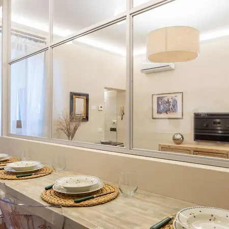 Sant'ambrogio Elegant דירה